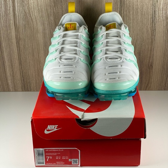 Nike Air VaporMax Plus Since 1972 White Red Mint Green DQ7645-100 Men’s Size 7.5 - Picture 10 of 12